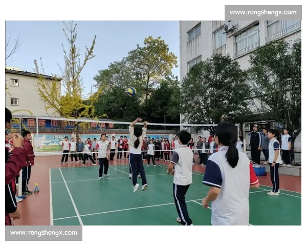 从校园到赛场排球精神如何塑造团队合作与青春梦想之路不断前行中